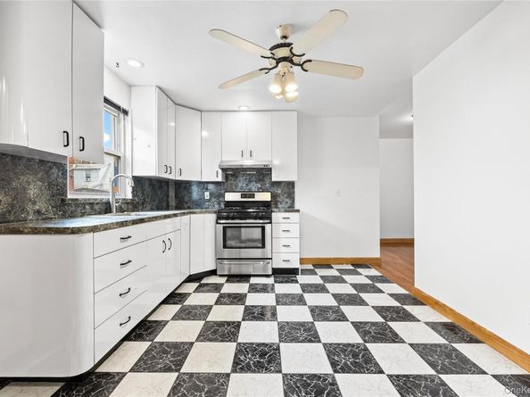 42-25 189th Street, Flushing NY 11358