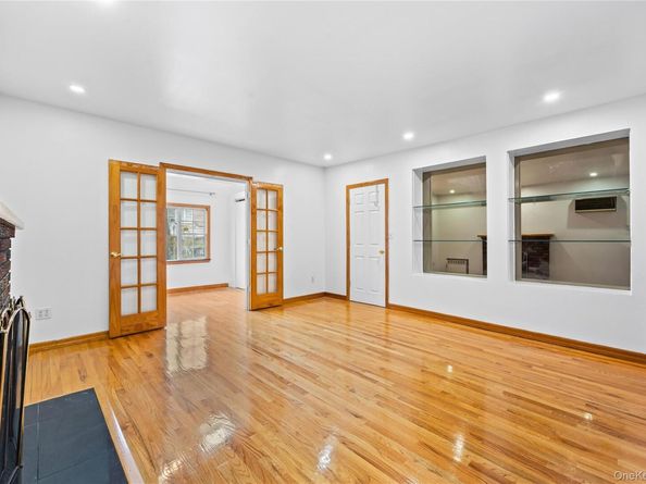 42-25 189th Street, Flushing NY 11358