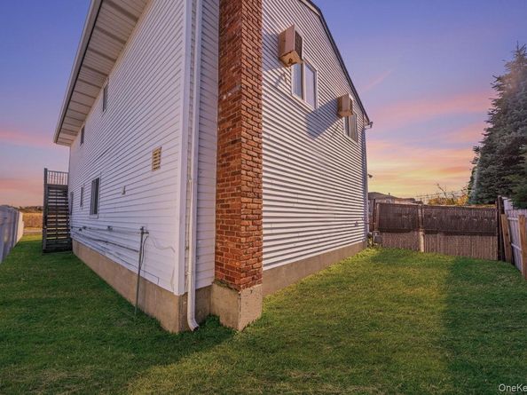 4 Bay Place, Lindenhurst NY 11757