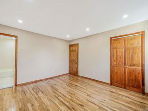 4 Bay Place, Lindenhurst NY 11757