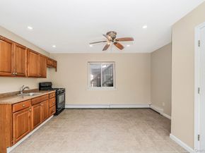 4 Bay Place, Lindenhurst NY 11757