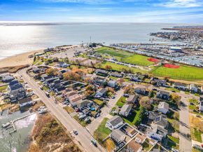 4 Bay Place, Lindenhurst NY 11757