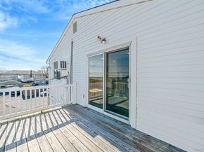 4 Bay Place, Lindenhurst NY 11757