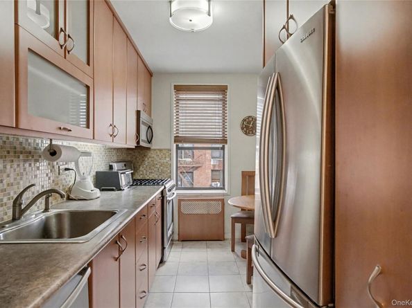 1577 E 17th Street 6M, Brooklyn NY 11230