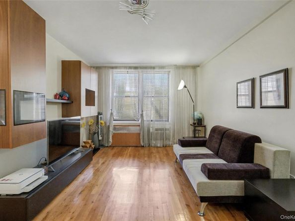 1577 E 17th Street 6M, Brooklyn NY 11230