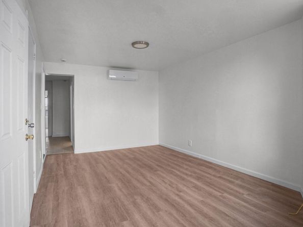 681 Rhinelander Avenue, Bronx NY 10462