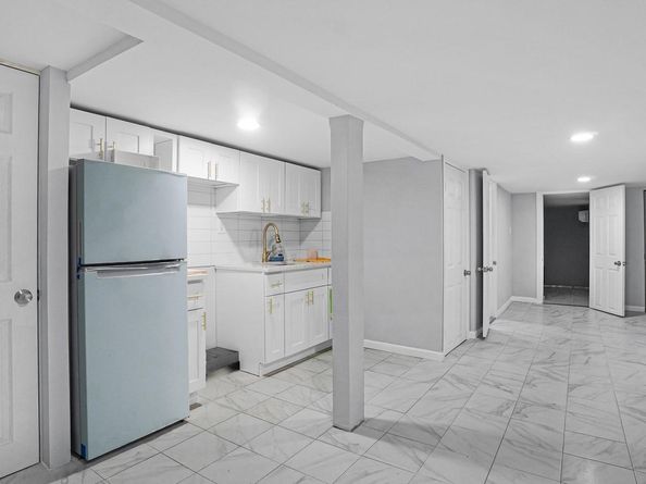 681 Rhinelander Avenue, Bronx NY 10462