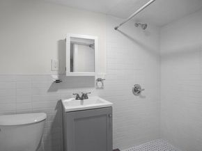 681 Rhinelander Avenue, Bronx NY 10462