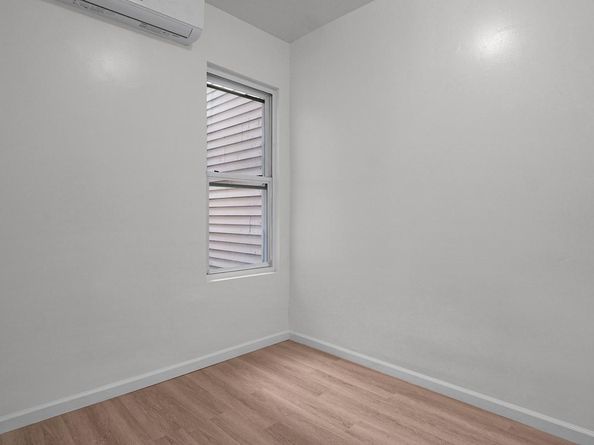 681 Rhinelander Avenue, Bronx NY 10462