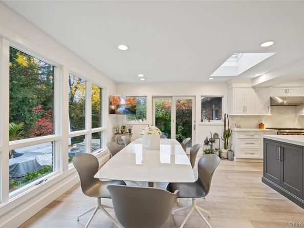 96 Oakdale Lane, Roslyn Heights NY 11577