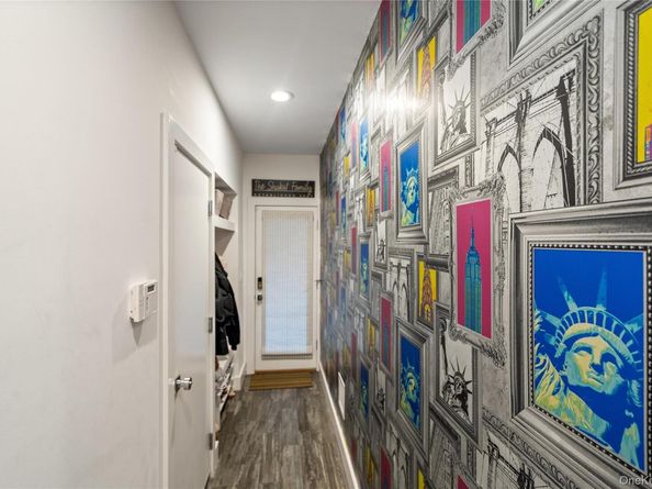 96 Oakdale Lane, Roslyn Heights NY 11577