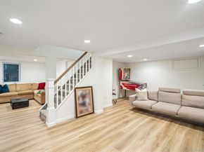 96 Oakdale Lane, Roslyn Heights NY 11577