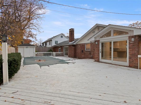 9 Oak Shore Drive, Bayville NY 11709