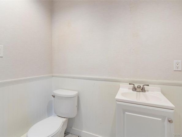 9 Oak Shore Drive, Bayville NY 11709