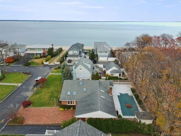 9 Oak Shore Drive, Bayville NY 11709