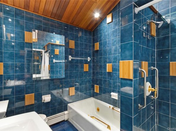 9 Oak Shore Drive, Bayville NY 11709