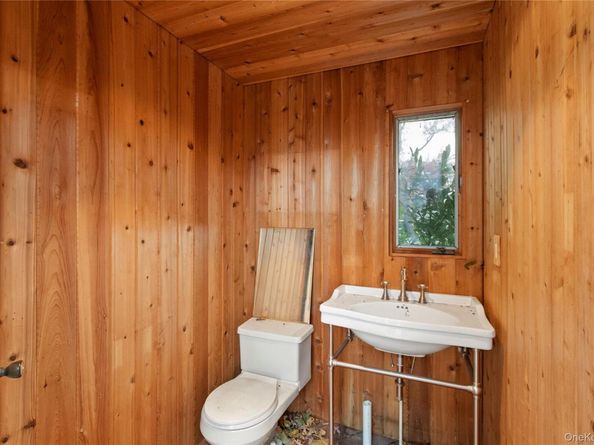 9 Oak Shore Drive, Bayville NY 11709