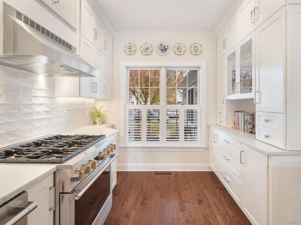 19 Club Court, Pleasantville NY 10570