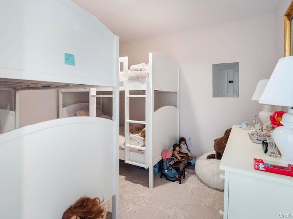 19 Club Court, Pleasantville NY 10570