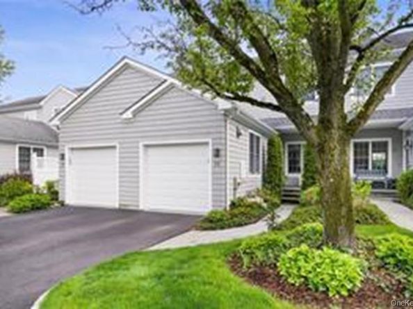 19 Club Court, Pleasantville NY 10570