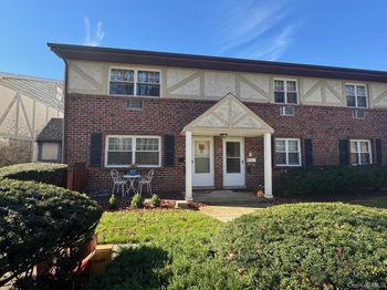 10 Glen Hollow Drive