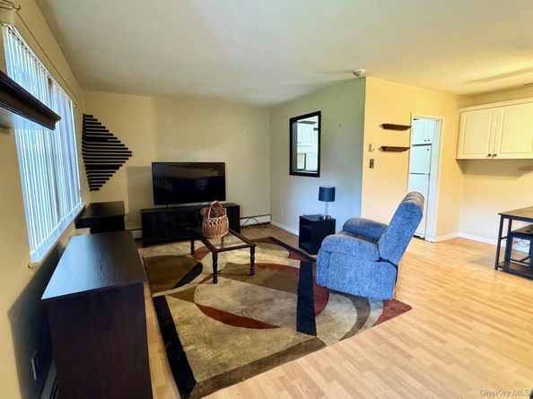 10 Glen Hollow Drive C12, Holtsville NY 11742