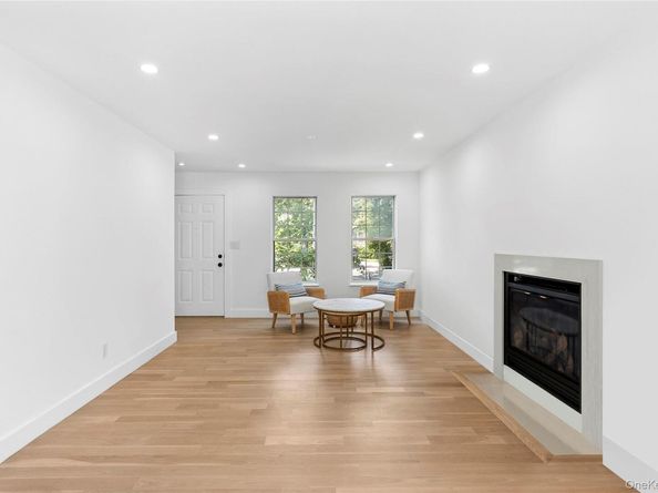 13 Shore Road, Hampton Bays NY 11946