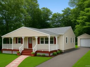 10 Pinedale Avenue, Farmingville NY 11738