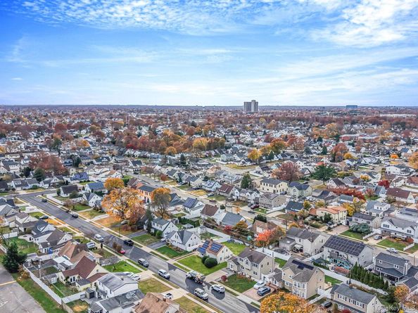 18 Chickadee Lane, Levittown NY 11756