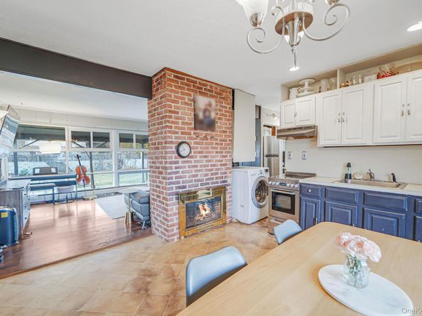 18 Chickadee Lane, Levittown NY 11756