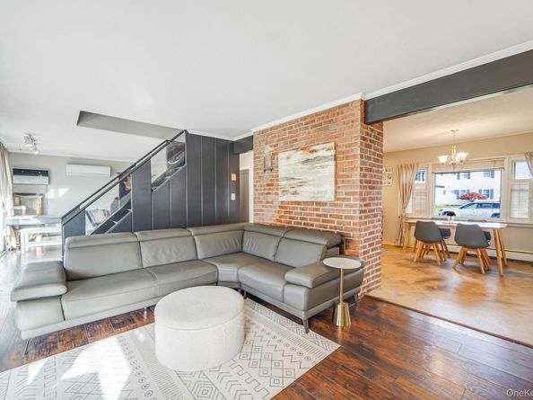 18 Chickadee Lane, Levittown NY 11756