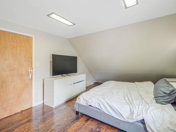 18 Chickadee Lane, Levittown NY 11756