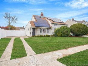 18 Chickadee Lane, Levittown NY 11756