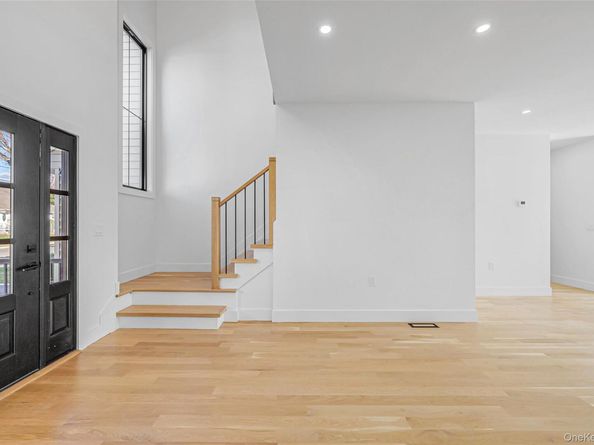 2386 Marlboro Street, East Meadow NY 11554