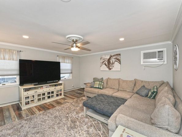 84 Bruce Avenue, Hicksville NY 11801