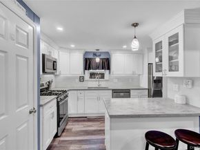 27 Kirby Lane, Ronkonkoma NY 11779