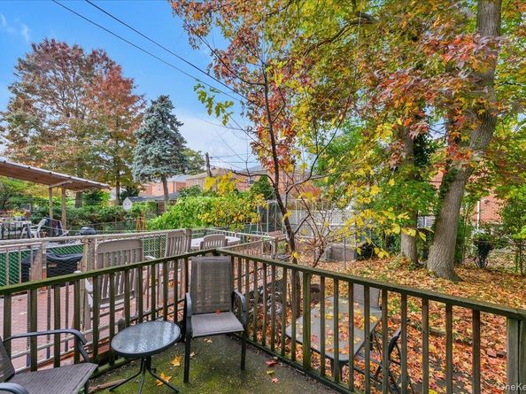 195-31 39 Avenue, Flushing NY 11358