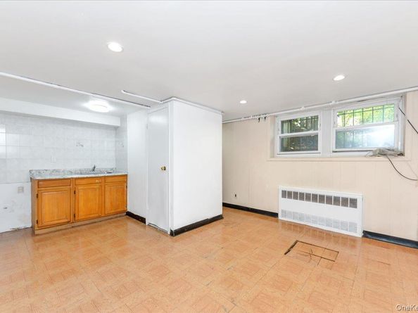 195-31 39 Avenue, Flushing NY 11358