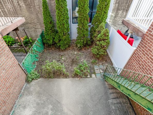 69-06 66 Road, Middle Village NY 11379