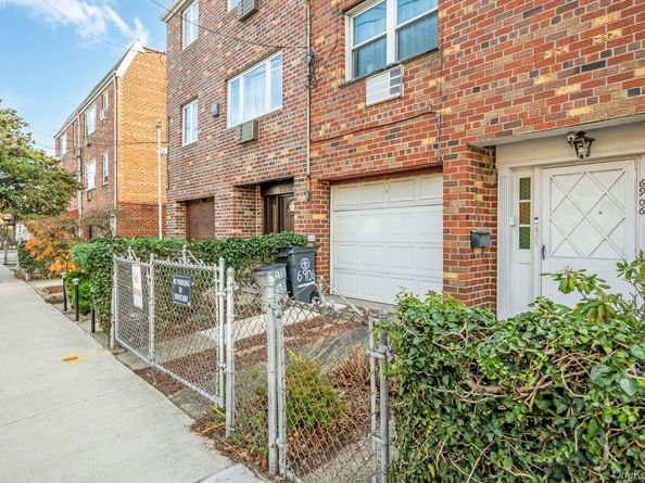 69-06 66 Road, Middle Village NY 11379