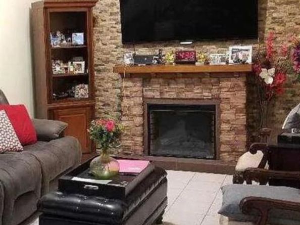 8716 104th Street, Richmond Hill NY 11418