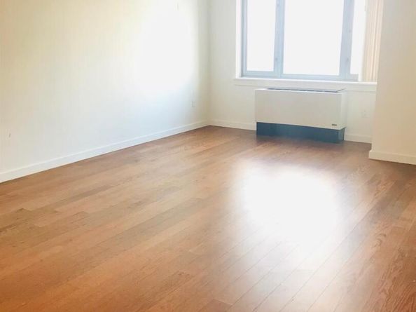 40-28 college point Boulevard 1002, Flushing NY 11354