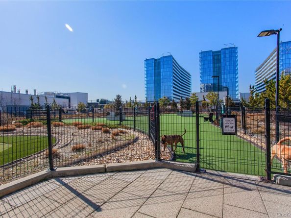 40-28 college point Boulevard 1002, Flushing NY 11354