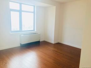 40-28 college point Boulevard 1002, Flushing NY 11354