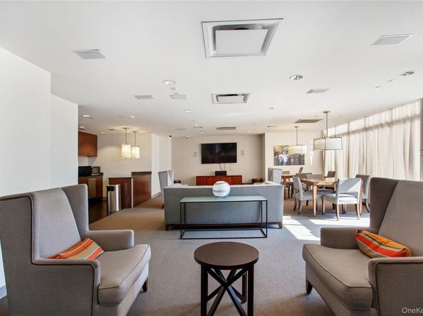 40-28 college point Boulevard 1002, Flushing NY 11354