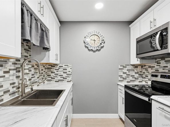 41 Richmond Boulevard 2B, Ronkonkoma NY 11779