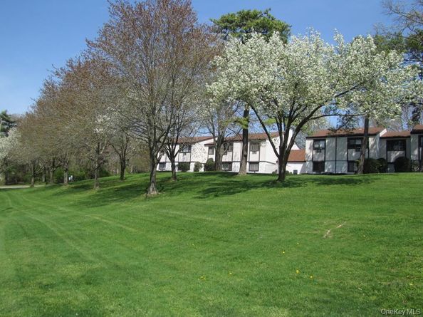 41 Richmond Boulevard 2B, Ronkonkoma NY 11779