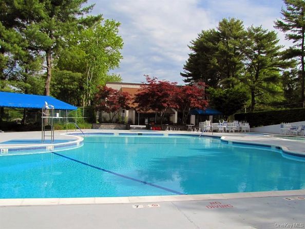 41 Richmond Boulevard 2B, Ronkonkoma NY 11779