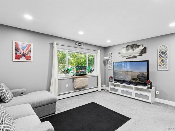 41 Richmond Boulevard 2B, Ronkonkoma NY 11779