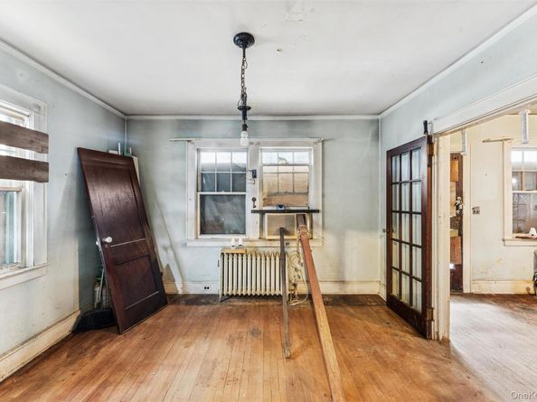 190 Lincoln Avenue, Mineola NY 11501